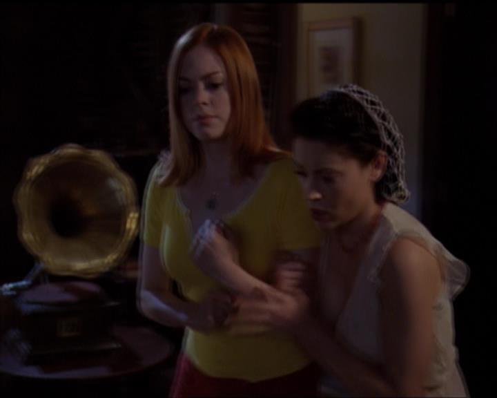 Charmed-Online-dot-518CatHouse1093.jpg