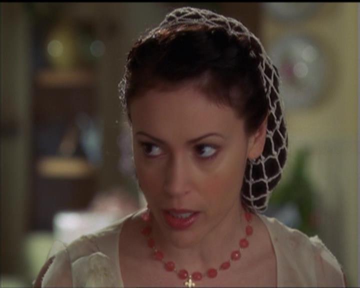 Charmed-Online-dot-518CatHouse1340.jpg