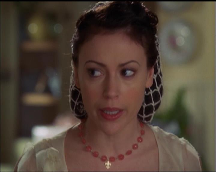 Charmed-Online-dot-518CatHouse1341.jpg