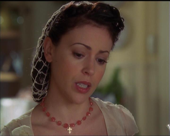 Charmed-Online-dot-518CatHouse1358.jpg