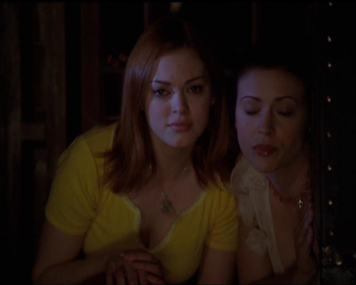 Charmed-Online-dot-518CatHouse1409.jpg