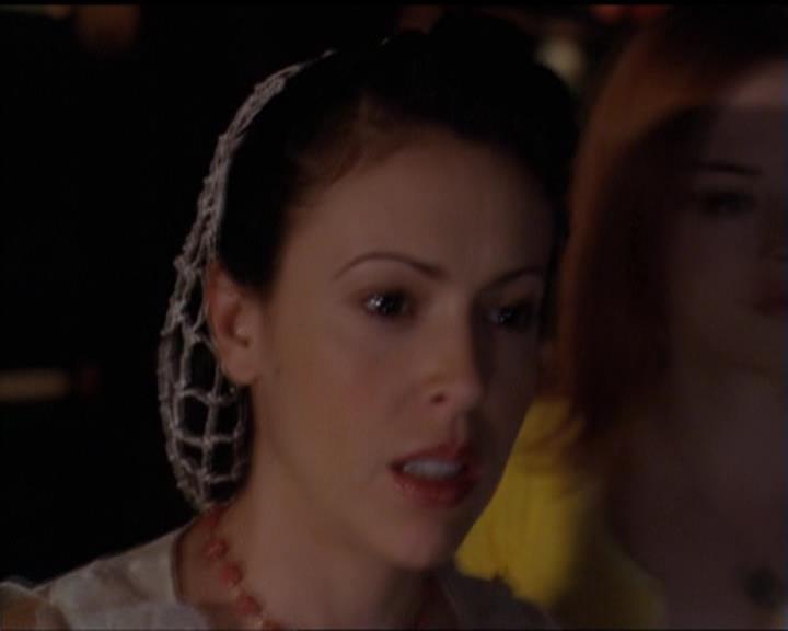 Charmed-Online-dot-518CatHouse1535.jpg