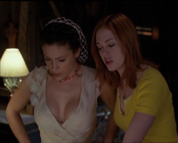 Charmed-Online-dot-518CatHouse1572.jpg