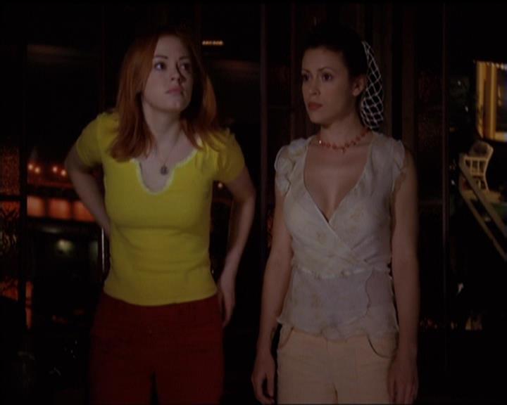 Charmed-Online-dot-518CatHouse1645.jpg