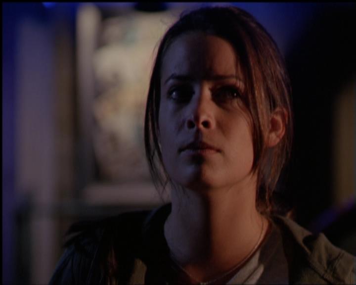 Charmed-Online-dot-518CatHouse1764.jpg