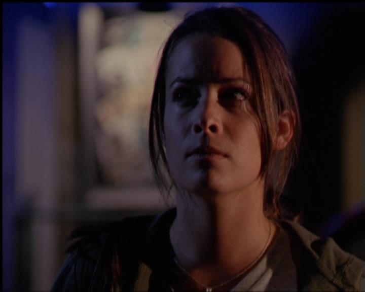 Charmed-Online-dot-518CatHouse1765.jpg