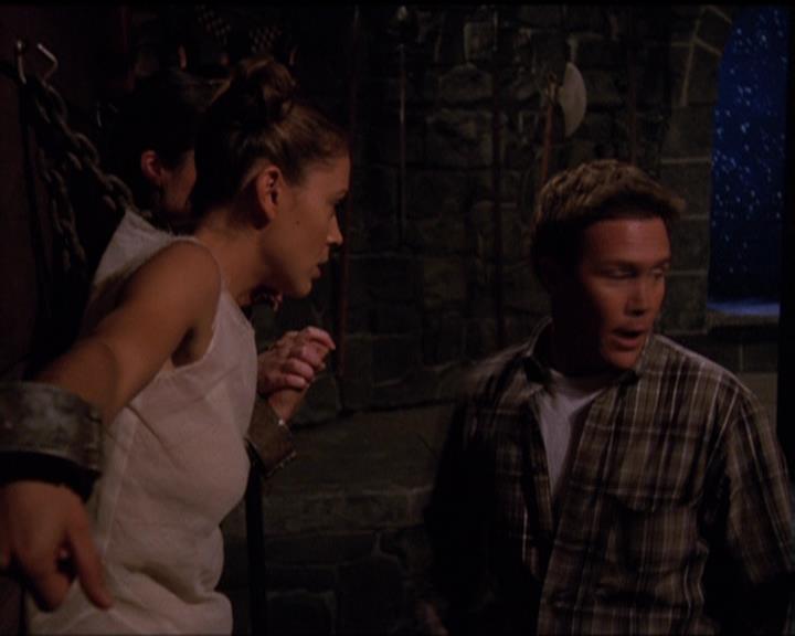 Charmed-Online-dot-518CatHouse1855.jpg Charmed-Online-dot-518CatHouse1855.jpg