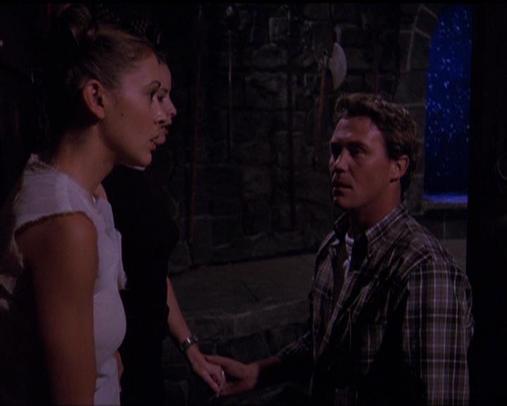 Charmed-Online-dot-518CatHouse1863.jpg Charmed-Online-dot-518CatHouse1863.jpg