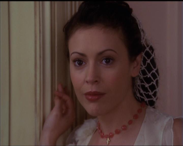 Charmed-Online-dot-518CatHouse2041.jpg