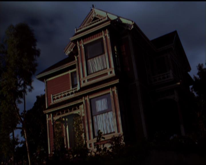Charmed-Online-dot-518CatHouse2087.jpg