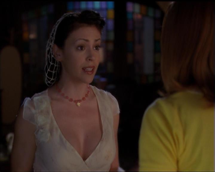 Charmed-Online-dot-518CatHouse2144.jpg