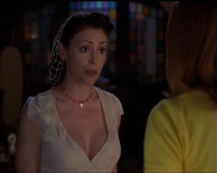 Charmed-Online-dot-518CatHouse2145.jpg