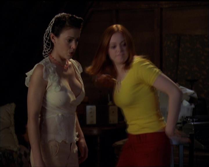 Charmed-Online-dot-518CatHouse2191.jpg