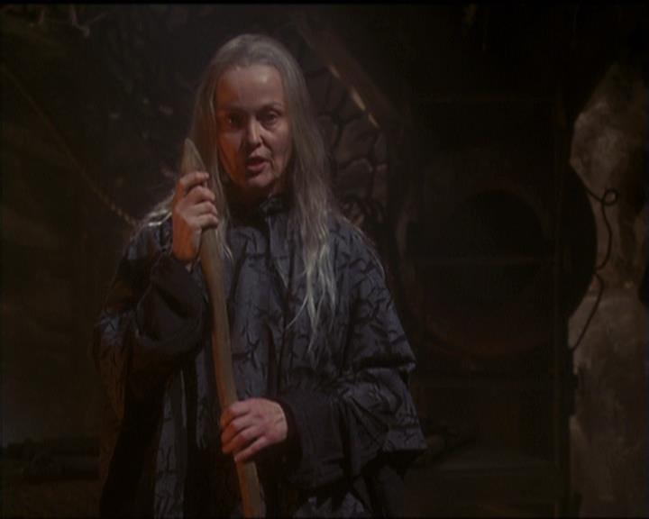 Charmed-Online-dot-net_5x20SenseAndSenseAbility0480.jpg