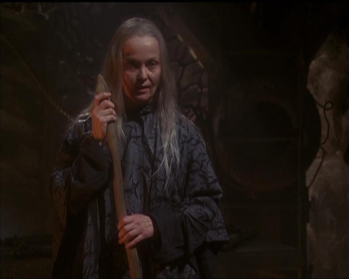 Charmed-Online-dot-net_5x20SenseAndSenseAbility0481.jpg