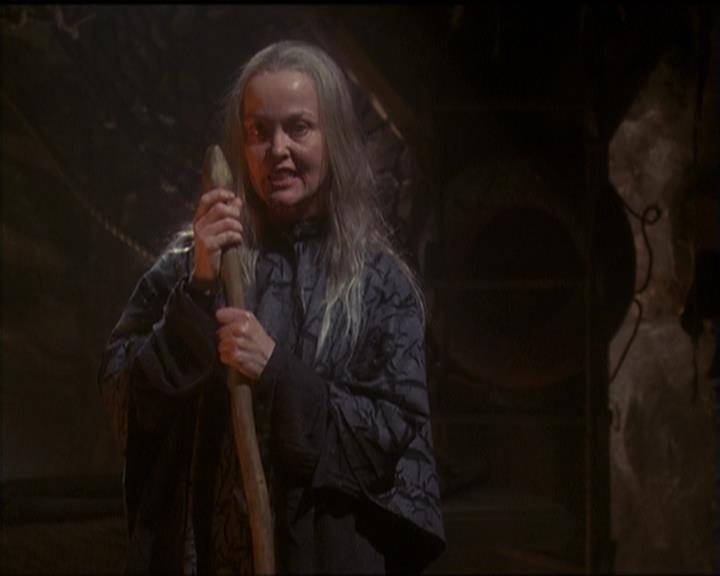 Charmed-Online-dot-net_5x20SenseAndSenseAbility0486.jpg