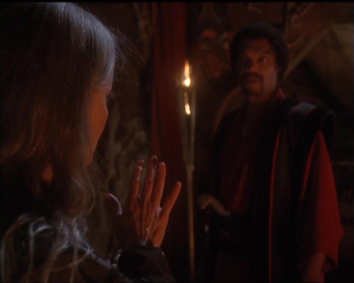 Charmed-Online-dot-net_5x20SenseAndSenseAbility1695.jpg