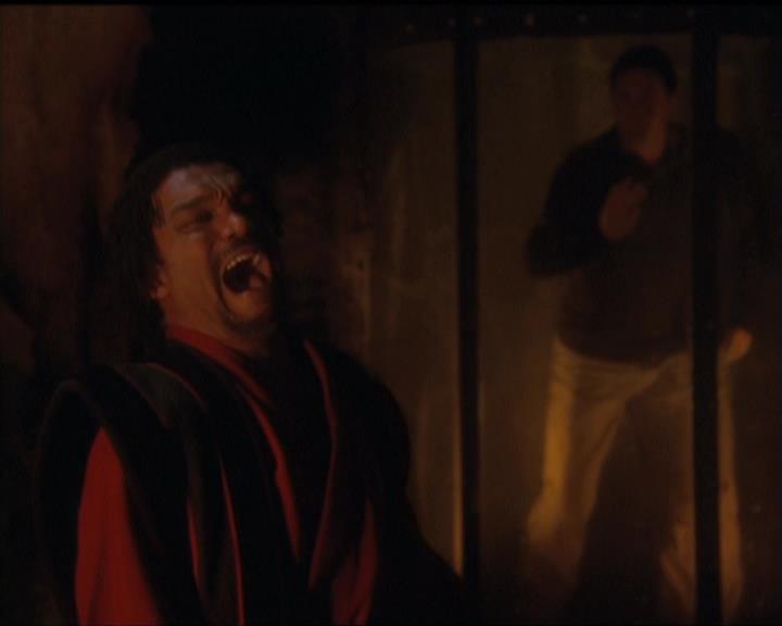 Charmed-Online-dot-net_5x20SenseAndSenseAbility2000.jpg