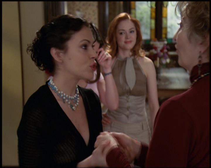 Charmed-Online-dot-net_5x21NecromancingTheStone0512.jpg Charmed-Online-dot-net_5x21NecromancingTheStone0512.jpg
