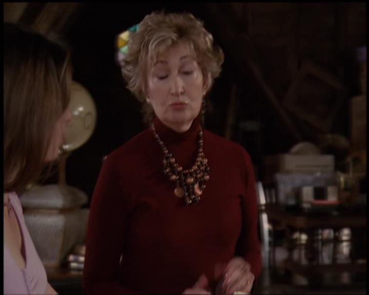 Charmed-Online-dot-net_5x21NecromancingTheStone0949.jpg Charmed-Online-dot-net_5x21NecromancingTheStone0949.jpg