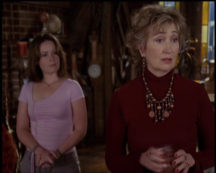 Charmed-Online-dot-net_5x21NecromancingTheStone1036.jpg