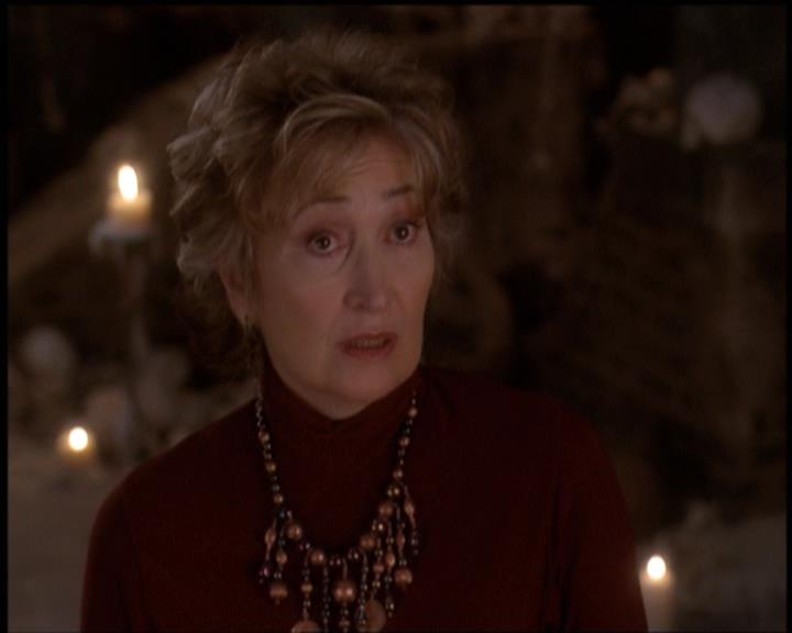 Charmed-Online-dot-net_5x21NecromancingTheStone1109.jpg