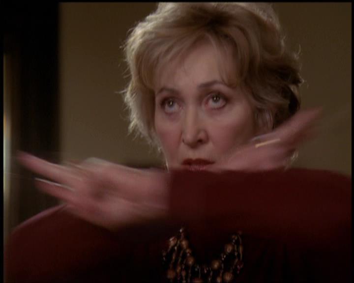 Charmed-Online-dot-net_5x21NecromancingTheStone1572.jpg