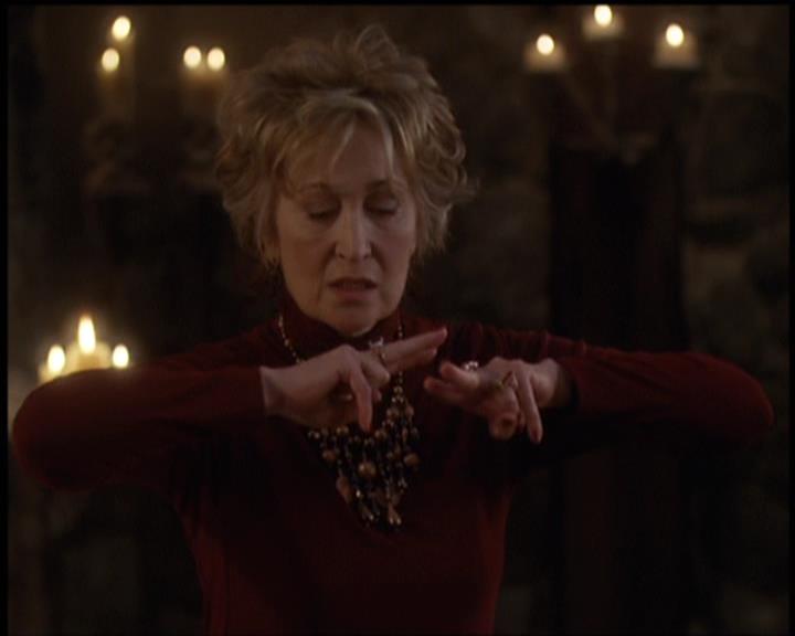 Charmed-Online-dot-net_5x21NecromancingTheStone1698.jpg