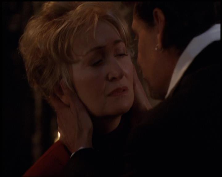 Charmed-Online-dot-net_5x21NecromancingTheStone1796.jpg