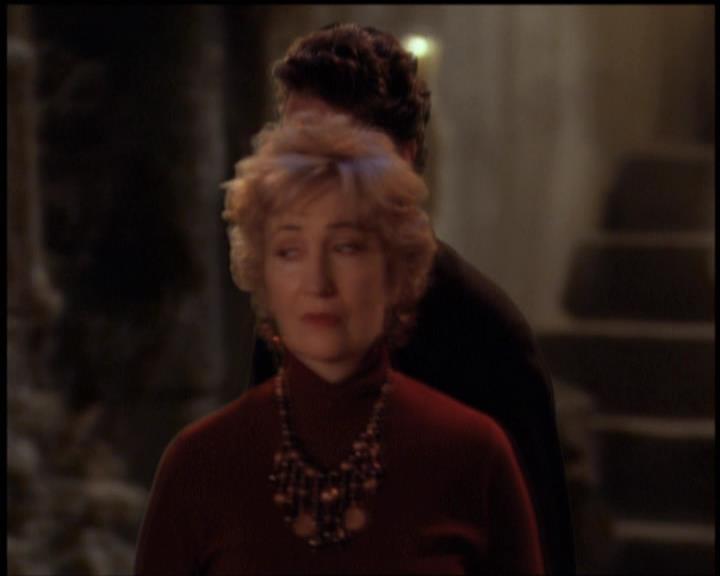 Charmed-Online-dot-net_5x21NecromancingTheStone1960.jpg