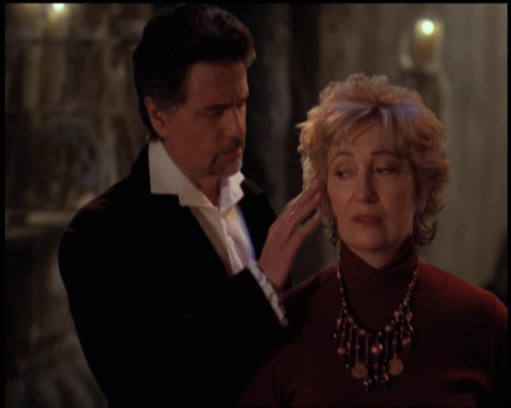 Charmed-Online-dot-net_5x21NecromancingTheStone1967.jpg