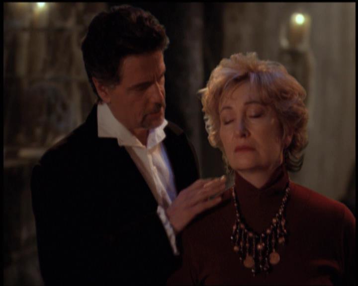 Charmed-Online-dot-net_5x21NecromancingTheStone1971.jpg