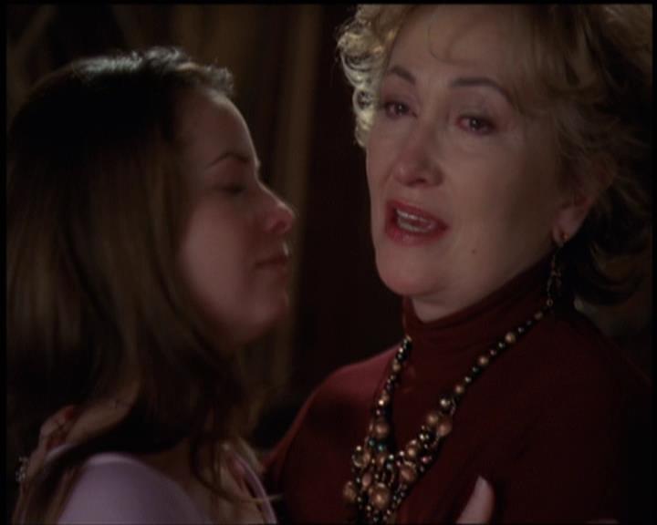 Charmed-Online-dot-net_5x21NecromancingTheStone2157.jpg