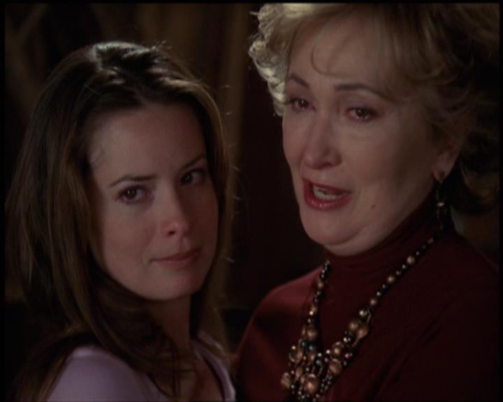 Charmed-Online-dot-net_5x21NecromancingTheStone2160.jpg