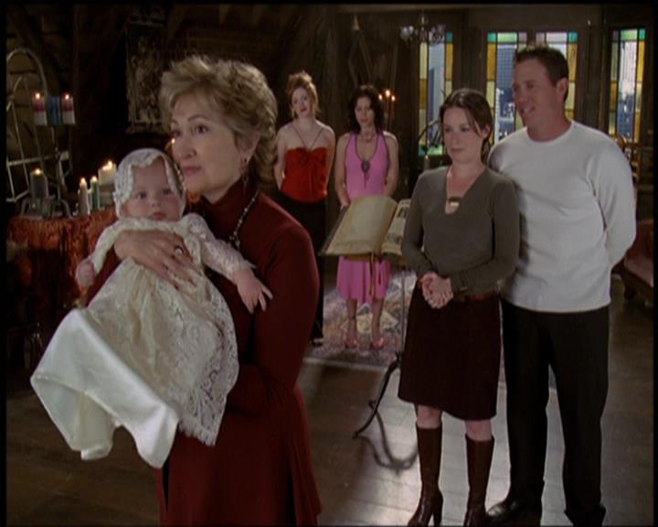 Charmed-Online-dot-net_5x21NecromancingTheStone2439.jpg