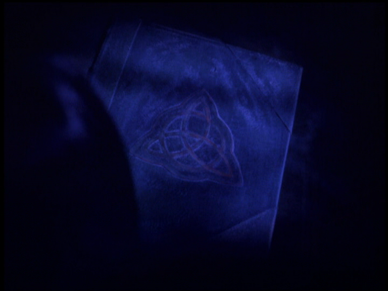 charmed-online_dot_net_OpeningCreditsS5-00007.png