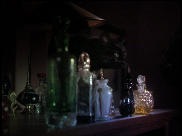 charmed-online_dot_net_OpeningCreditsS5-00033.png