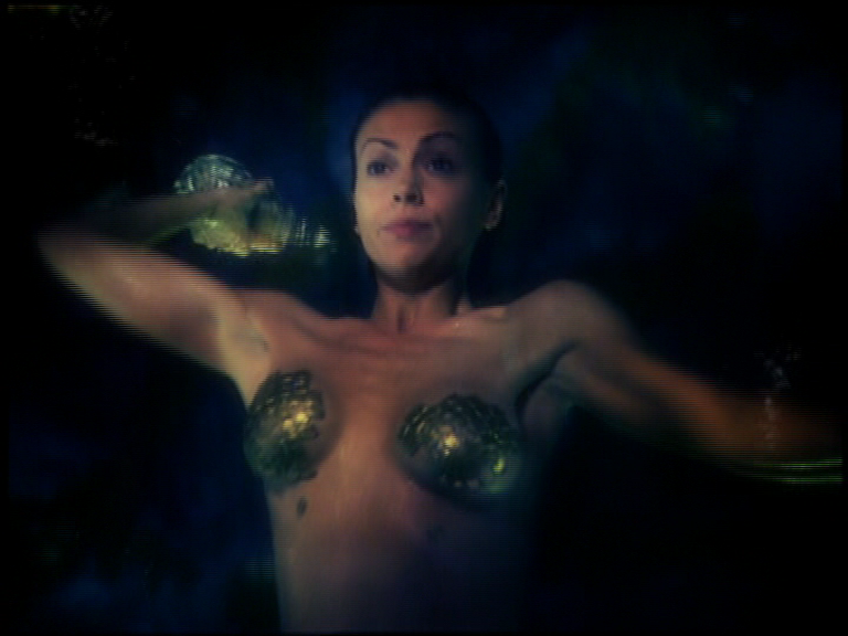 charmed-online_dot_net_OpeningCreditsS5-00048.png