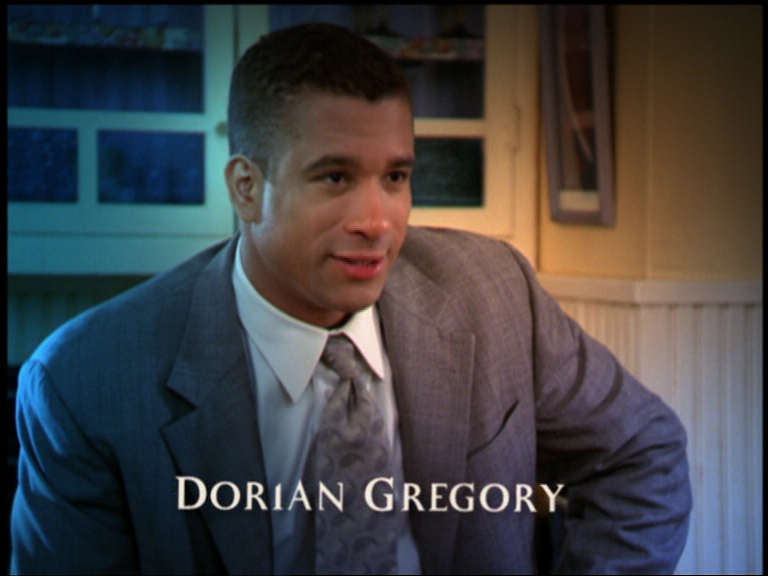 charmed-online_dot_net_OpeningCreditsS5-00052.png