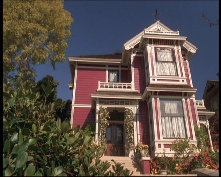 Charmed-Online_dot_net-601ValhalleyoftheDolls0124.jpg