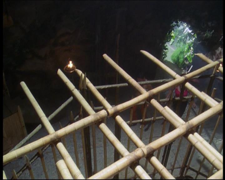 Charmed-Online_dot_net-601ValhalleyoftheDolls1595.jpg