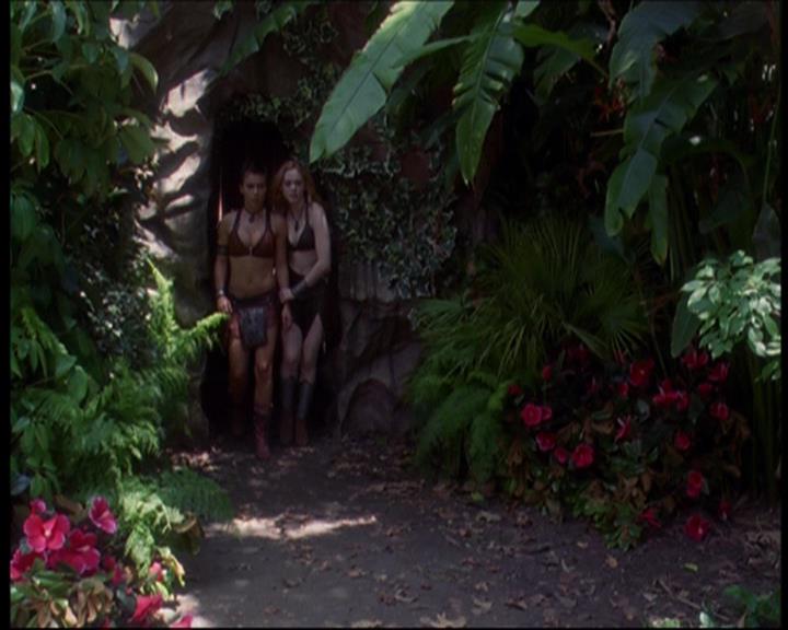 Charmed-Online_dot_net-601ValhalleyoftheDolls2248.jpg