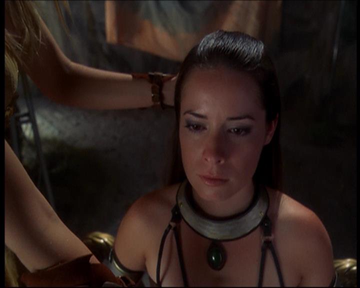 Charmed-Online_dot_net-602Valhalleyofthedolls-part20356.jpg