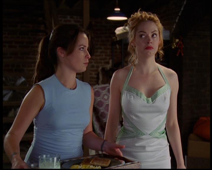 Charmed-Online_dot_net-603ForgetMe---Not0299.jpg