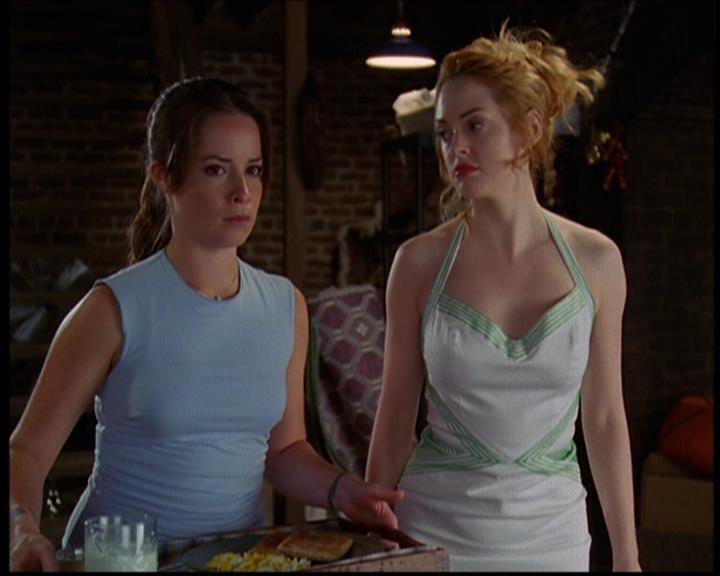 Charmed-Online_dot_net-603ForgetMe---Not0300.jpg