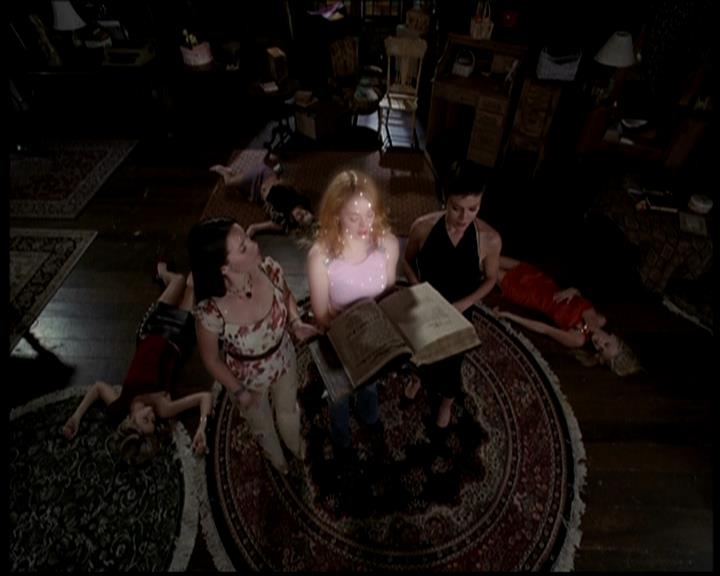 Charmed-Online_dot_net-604ThePowerofThreeBlondes2129.jpg