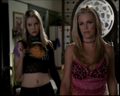 Charmed-Online_dot_net-604ThePowerofThreeBlondes0519.jpg