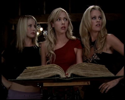 Charmed-Online_dot_net-604ThePowerofThreeBlondes1485.jpg