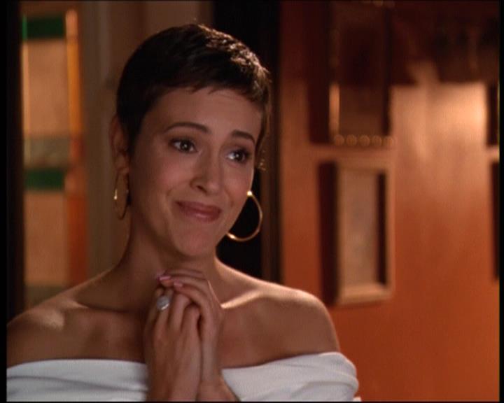 Charmed-Online-dot-net_605LovesAWitch0611.jpg