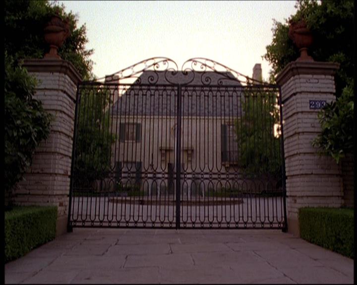 Charmed-Online-dot-net_605LovesAWitch0731.jpg